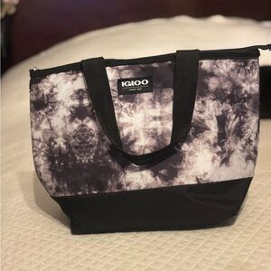 Igloo Black & White Tie-Dye Cooler Tote